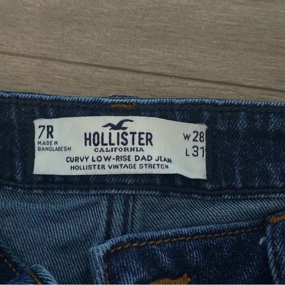 Hollister low rise dad jeans never worn. Size 7r - Picture 1 of 3